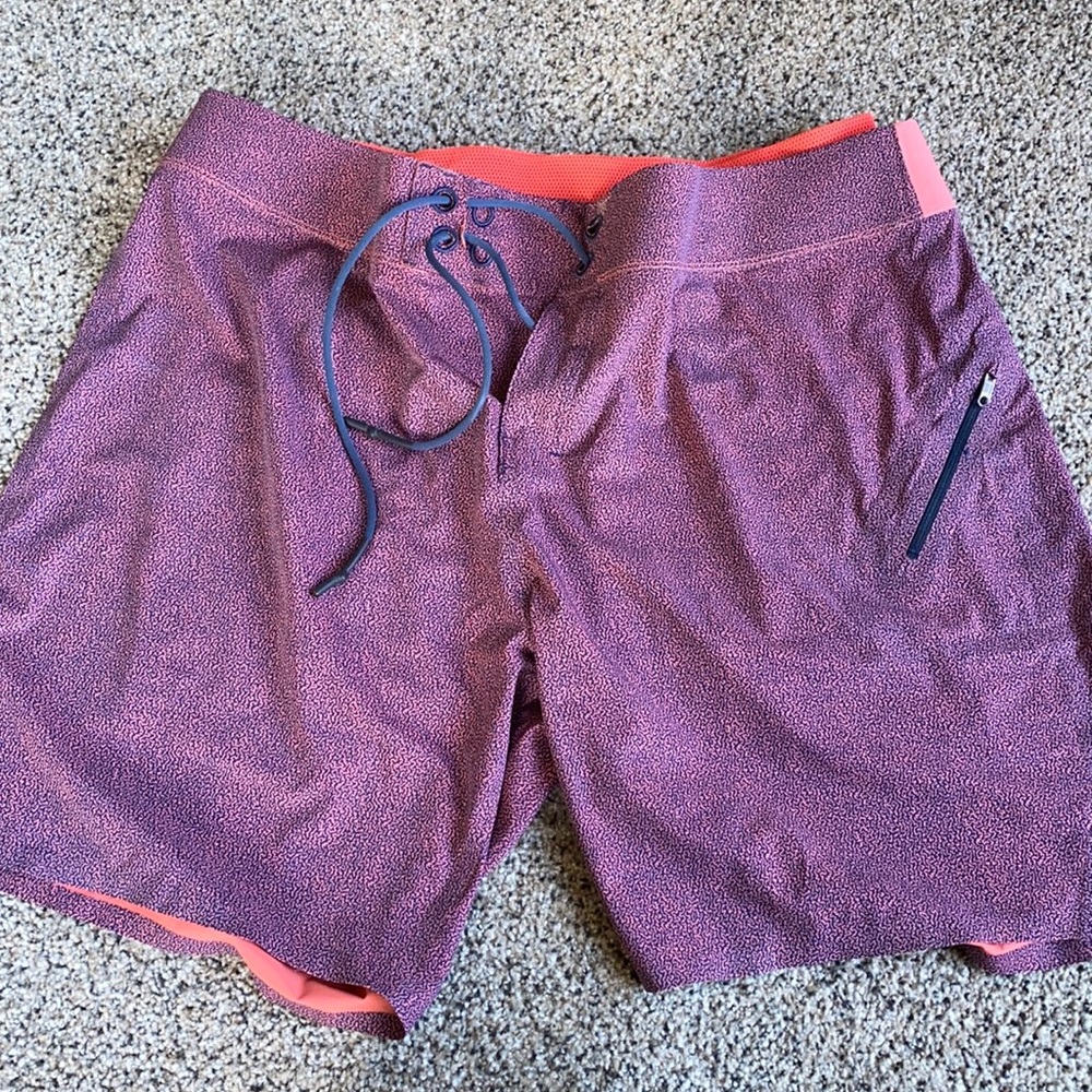 Lululemon Men’s Swim Trunks Multicolored Size XL